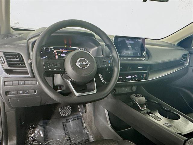 Photo of 2024 Super Black Nissan Rogue