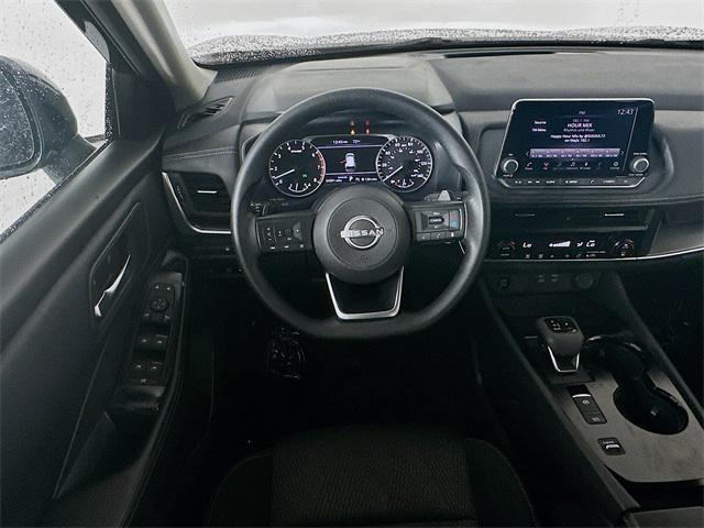 Photo of 2024 Super Black Nissan Rogue