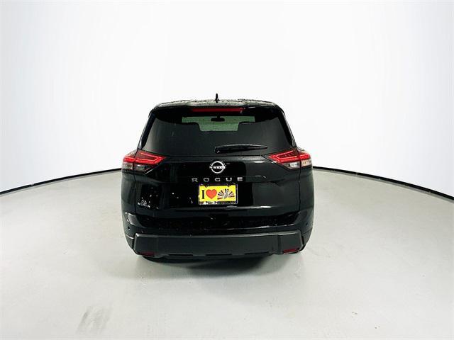 Photo of 2024 Super Black Nissan Rogue
