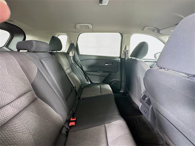 Photo of 2024 Super Black Nissan Rogue
