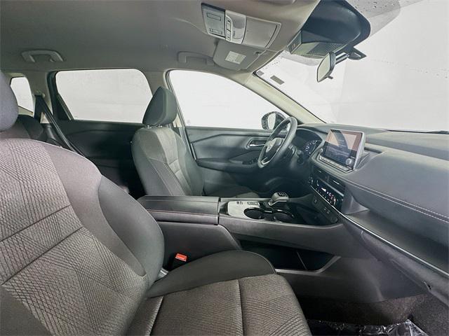 Photo of 2024 Super Black Nissan Rogue