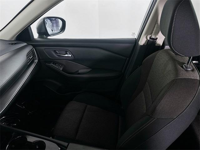 Photo of 2024 Gun Metallic Nissan Rogue