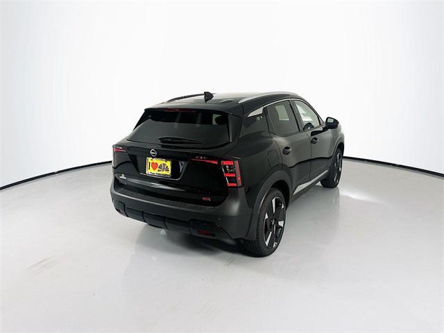 Photo of 2025 Super Black Nissan Kicks