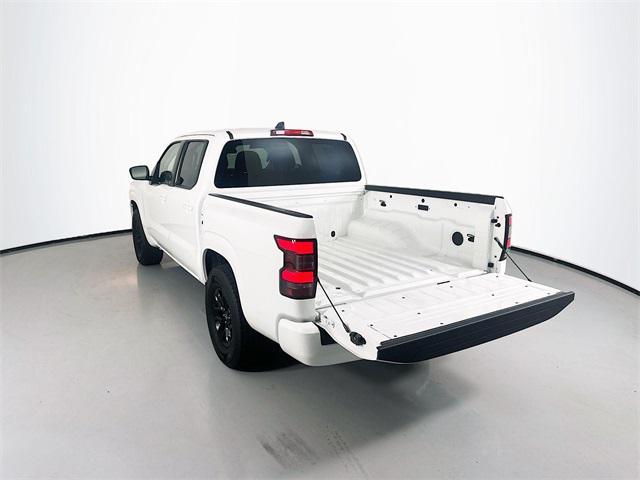 Photo of 2024 Glacier White Nissan Frontier