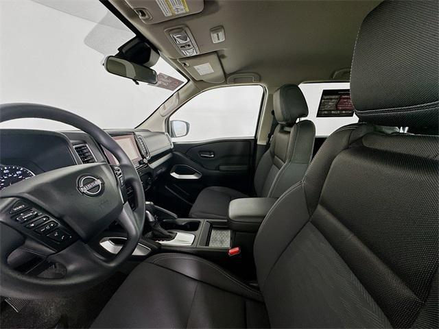 Photo of 2024 Glacier White Nissan Frontier