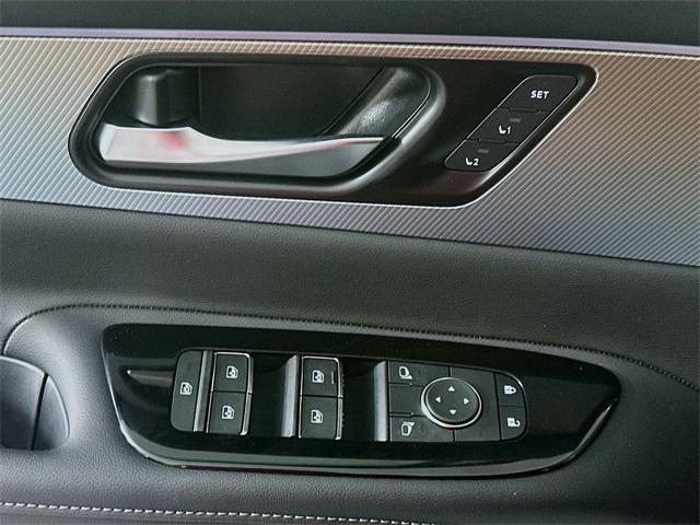 Photo of 2025 Everest White Pearl Tricoat Nissan Murano