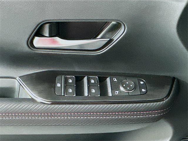 Photo of 2025 Gun Metallic/Super Black Nissan Kicks