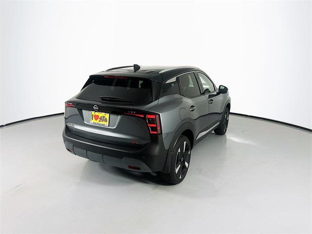 Photo of 2025 Gun Metallic/Super Black Nissan Kicks