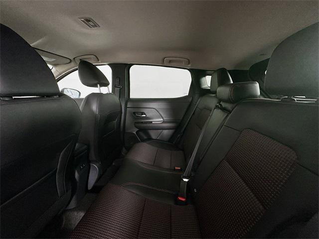 Photo of 2025 Gun Metallic/Super Black Nissan Kicks