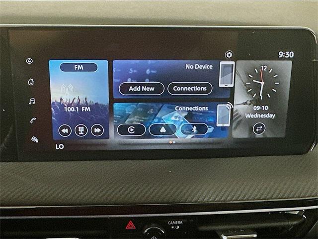 Photo of 2025 Gun Metallic/Super Black Nissan Kicks
