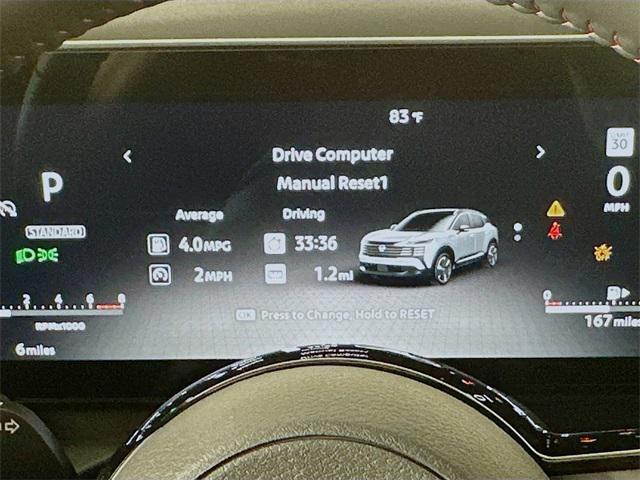 Photo of 2025 Gun Metallic/Super Black Nissan Kicks