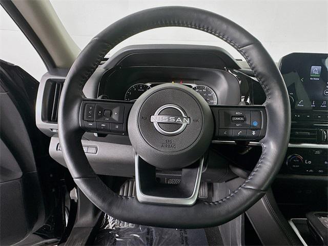 Photo of 2024 Super Black Nissan Pathfinder