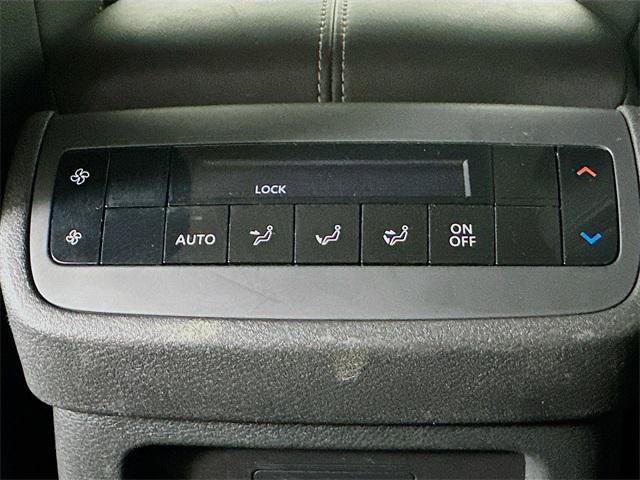 Photo of 2024 Super Black Nissan Pathfinder
