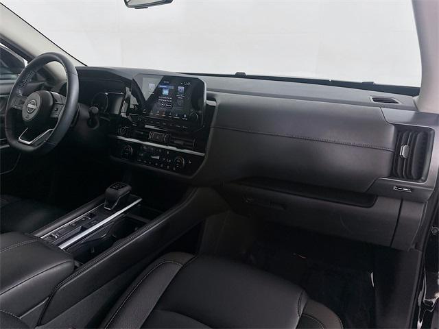 Photo of 2024 Super Black Nissan Pathfinder