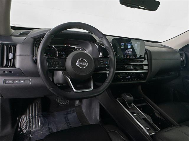 Photo of 2024 Super Black Nissan Pathfinder