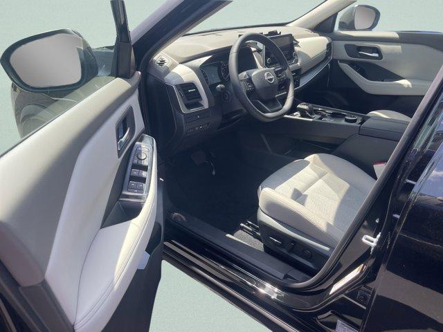 Photo of 2025 Black Nissan Rogue