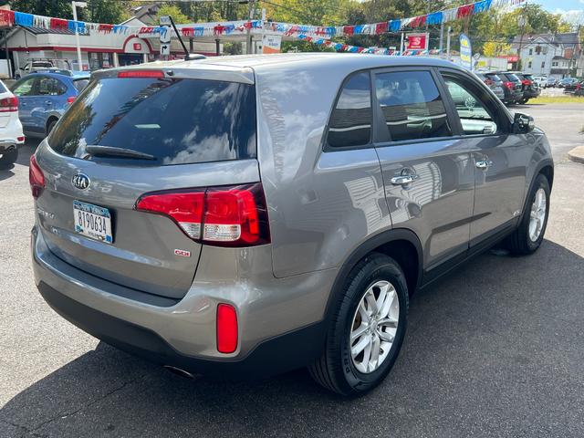 Photo of 2015 Titanium Gray Kia Sorento
