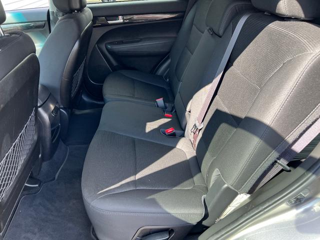 Photo of 2015 Titanium Gray Kia Sorento