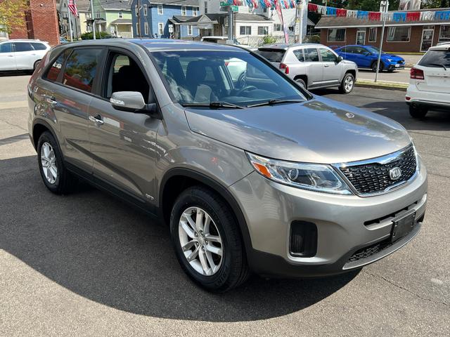 Photo of 2015 Titanium Gray Kia Sorento