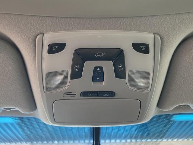 Photo of 2014 Predawn Gray Mica Toyota Sienna