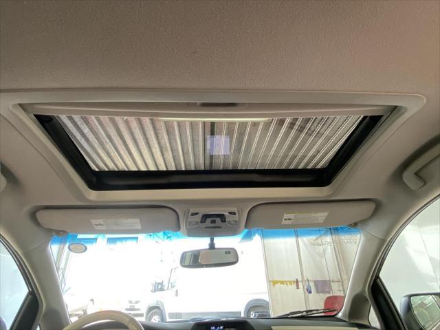 Photo of 2014 Predawn Gray Mica Toyota Sienna