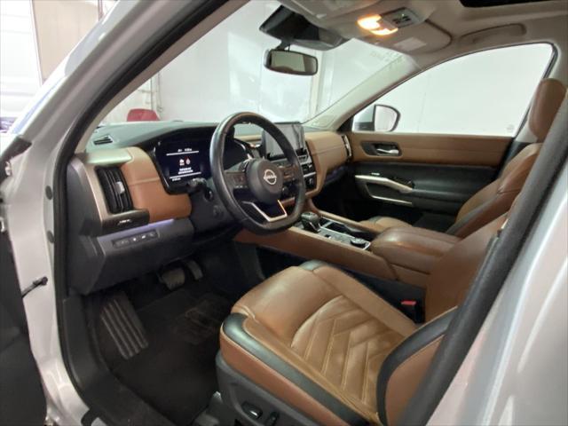 Photo of 2022 Brilliant Silver Metallic Nissan Pathfinder