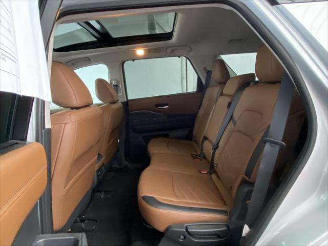 Photo of 2022 Brilliant Silver Metallic Nissan Pathfinder