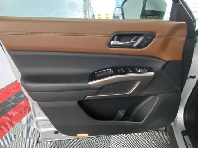 Photo of 2022 Brilliant Silver Metallic Nissan Pathfinder