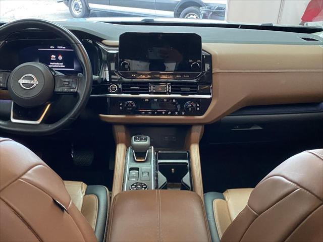 Photo of 2022 Brilliant Silver Metallic Nissan Pathfinder