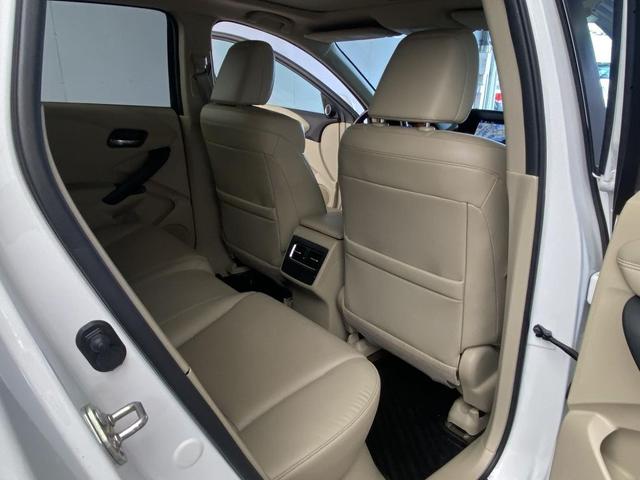 Photo of 2016 White Diamond Pearl Acura RDX