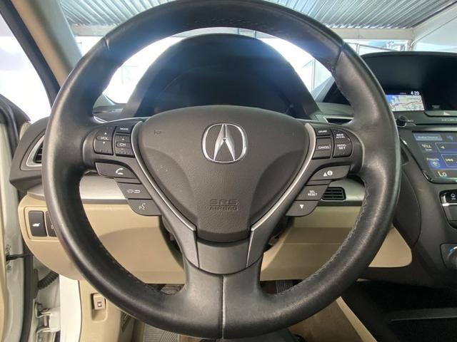 Photo of 2016 White Diamond Pearl Acura RDX
