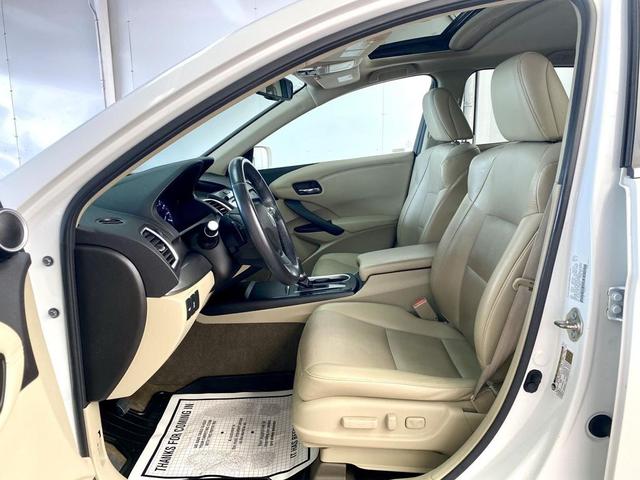 Photo of 2016 White Diamond Pearl Acura RDX
