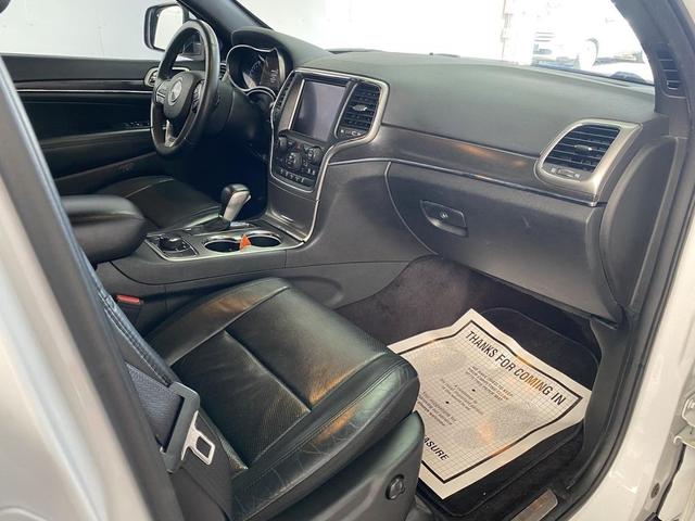 Photo of 2018 Bright White Clearcoat Jeep Grand Cherokee