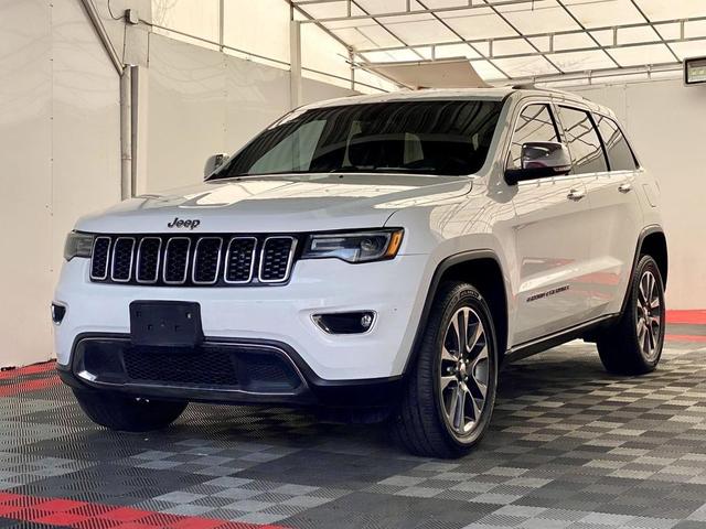 Photo of 2018 Bright White Clearcoat Jeep Grand Cherokee