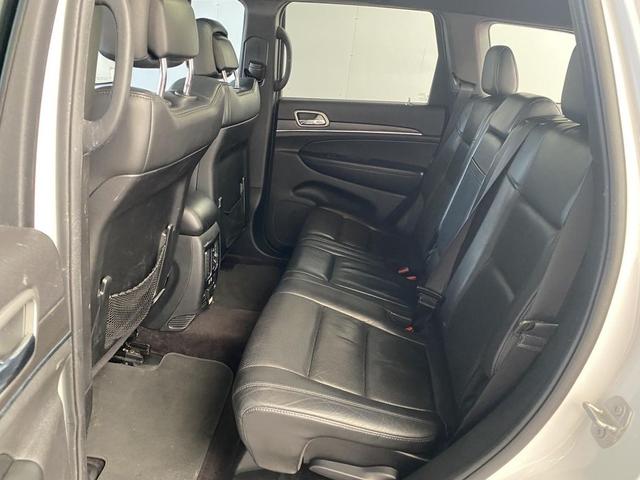 Photo of 2018 Bright White Clearcoat Jeep Grand Cherokee
