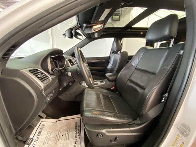 Photo of 2018 Bright White Clearcoat Jeep Grand Cherokee