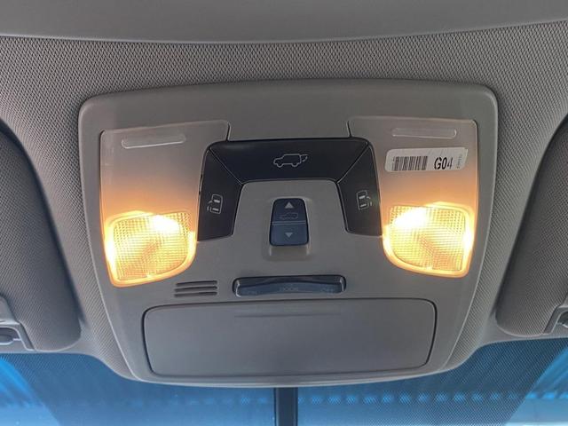 Photo of 2016 Blizzard Pearl Toyota Sienna