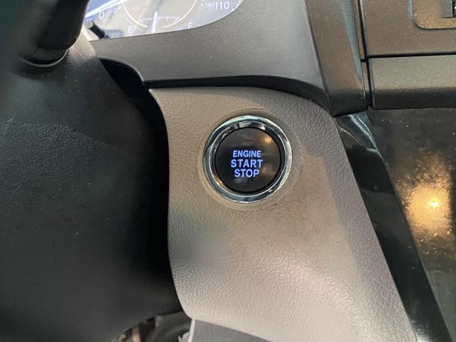 Photo of 2016 Blizzard Pearl Toyota Sienna