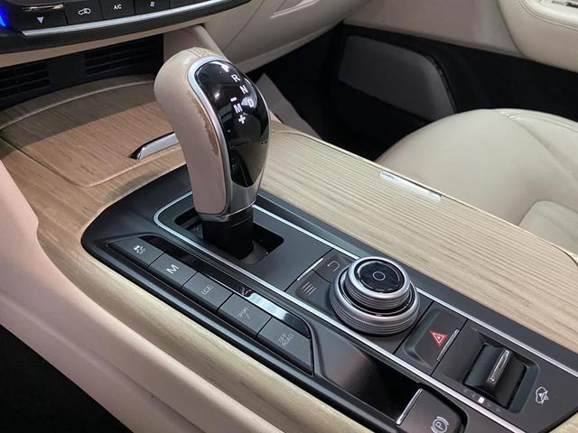 Photo of 2018 Bianco Maserati Levante