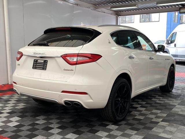 Photo of 2018 Bianco Maserati Levante