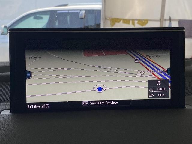 Photo of 2019 Glacier White Metallic Audi Q7