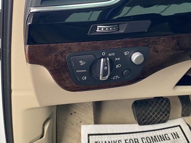 Photo of 2019 Glacier White Metallic Audi Q7