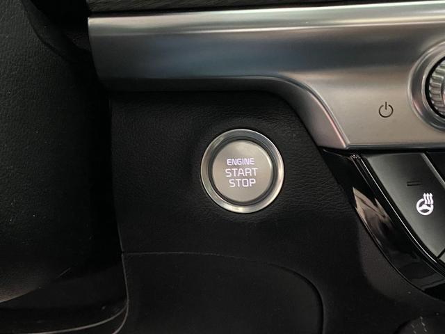 Photo of 2020 Ebony Black Kia Telluride