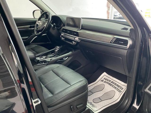 Photo of 2020 Ebony Black Kia Telluride