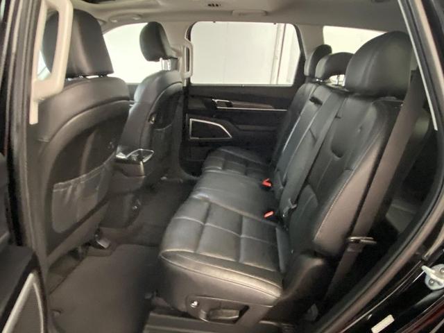 Photo of 2020 Ebony Black Kia Telluride
