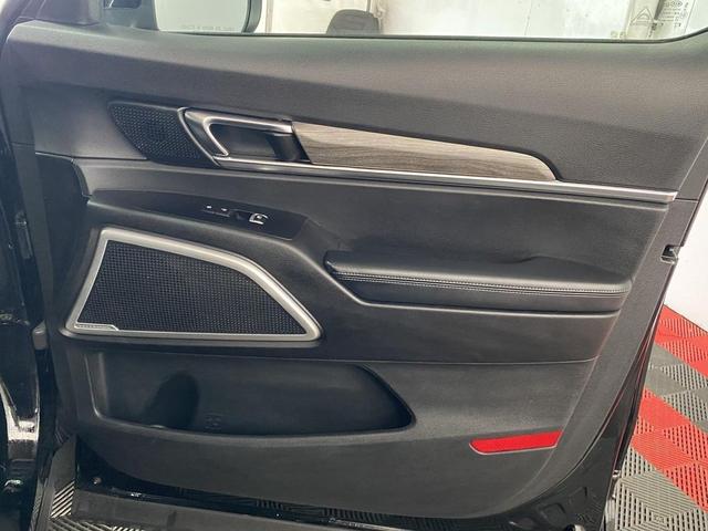 Photo of 2020 Ebony Black Kia Telluride