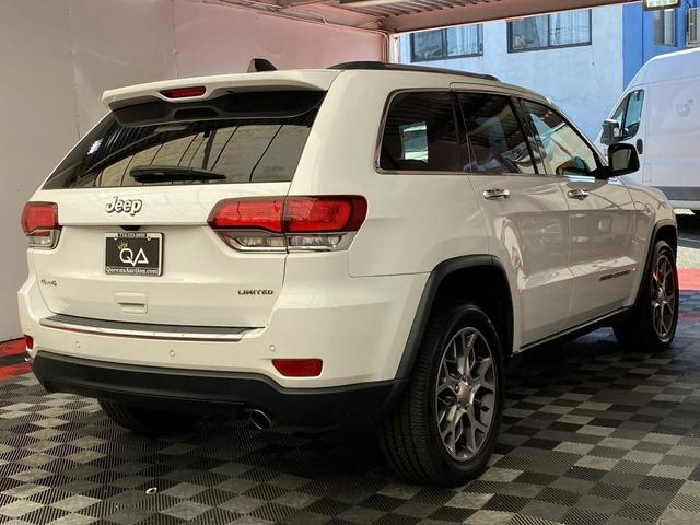 Photo of 2020 Bright White Clearcoat Jeep Grand Cherokee