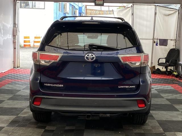 Photo of 2014 Nautical Blue Metallic Toyota Highlander
