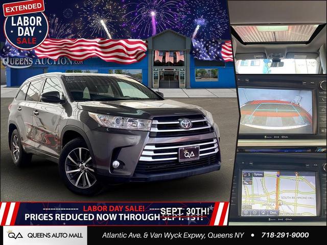Photo of 2017 Predawn Gray Mica Toyota Highlander