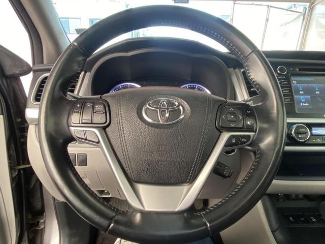 Photo of 2017 Predawn Gray Mica Toyota Highlander